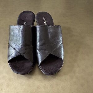 AEROSOLES Black Mules Classic Slip-On Design, Size 9